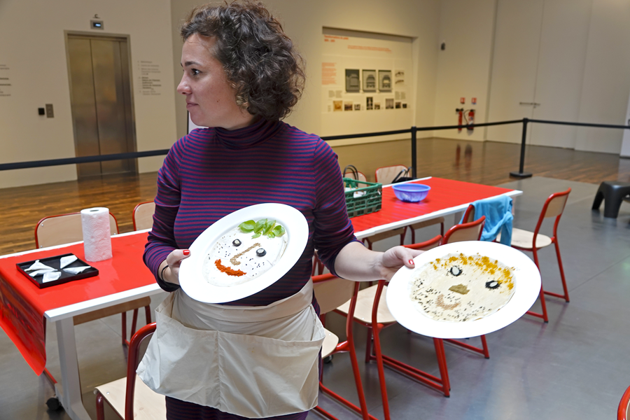 autoportraits culinaires sur des pains du monde