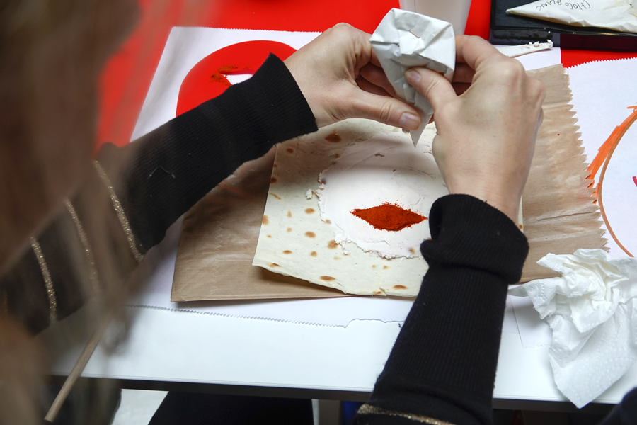 stylo au chocolat  pour dessiner avec des aliments