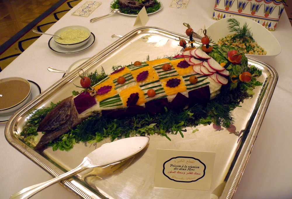 Poisson à la réunion des deux mers.
Poisson farcis, cuit et décoré