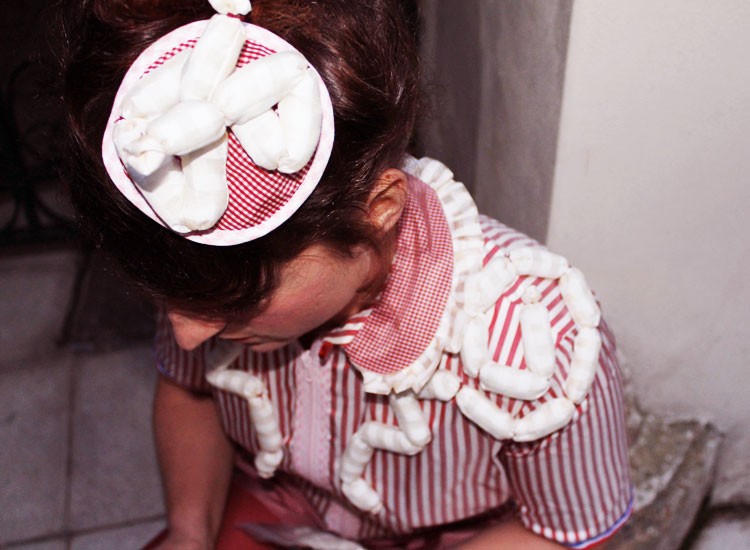 détail du costume de miss boudin